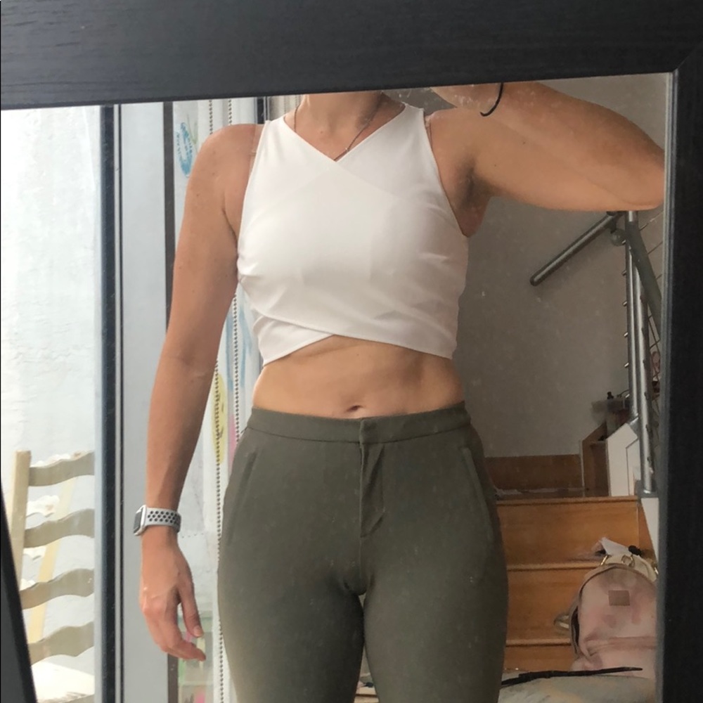 Intermix sz sm white cropped zip back top
